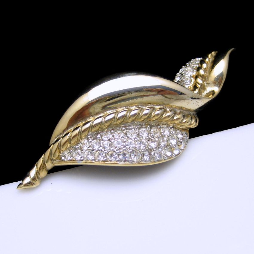 GEM CRAFT Designer Vintage Brooch Pin Extra Large Curved Leaf