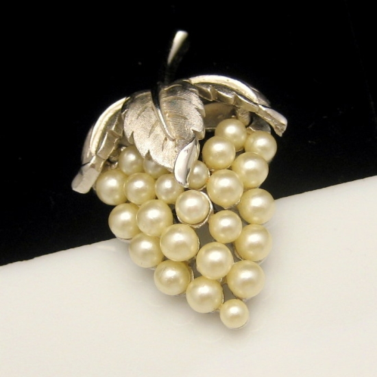 Crown Trifari Faux Pearls Grapes Cluster Brooch Closeup 1