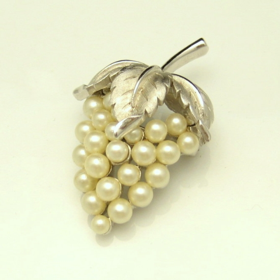 Crown Trifari Faux Pearls Grapes Cluster Brooch Closeup 2