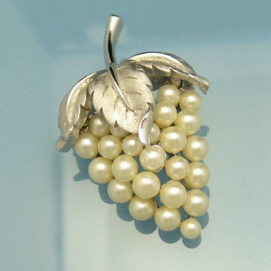 Crown Trifari Faux Pearls Grapes Cluster Brooch Closeup 4