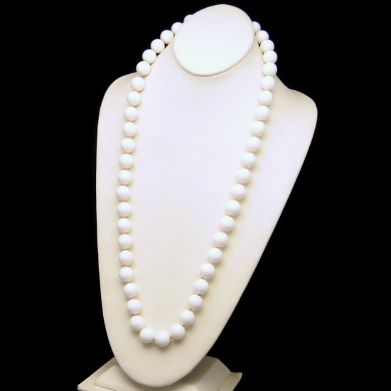 DOTTY SMITH Vintage Chunky White Acrylic Beads Long Statement Necklace