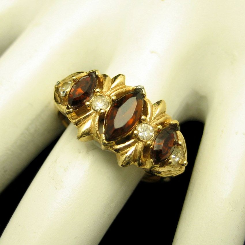 AVON Vintage Cocktail Ring Topaz Glass Rhinestones Beautiful Sz 57