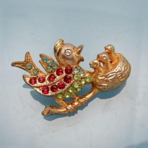 Vintage Birds Brooch Pin Mother 3 Babies Rhinestones Charming Mid Century Figural Colorful