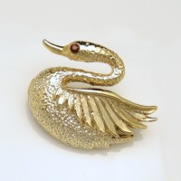 Vintage Swan Brooch Pin Mid Century Designer Figural Red Rhinestone Eye Lovely Charming