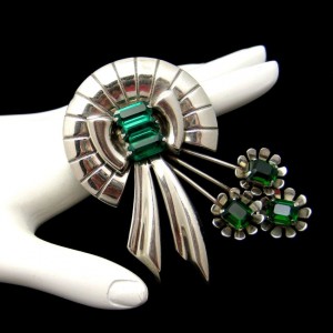 STERLING Vintage Brooch Pin Mid Century Silver Flower Green Glass Retro Lovely