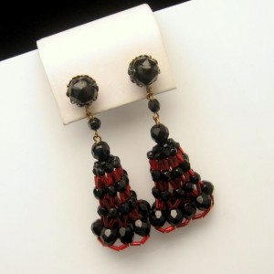 Rare Vintage Jonne Schrager Dangle Clip Earrings Red Black Crystals Fabulous