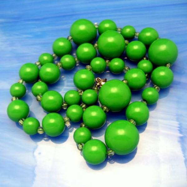 big green beads necklace