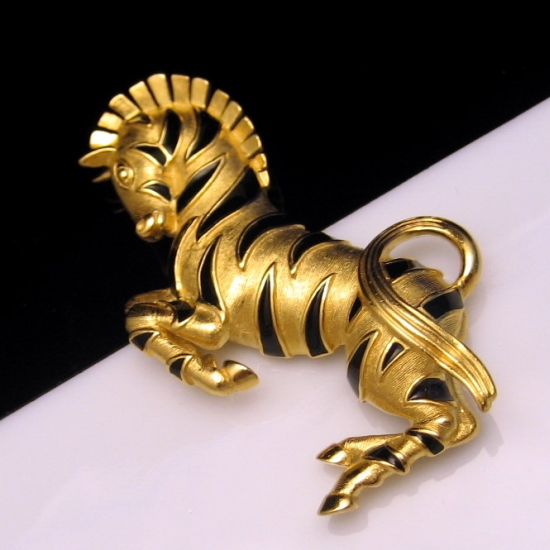 Gorgeous Trifari Matte Goldtone Black Enamel Figural Zebra Brooch